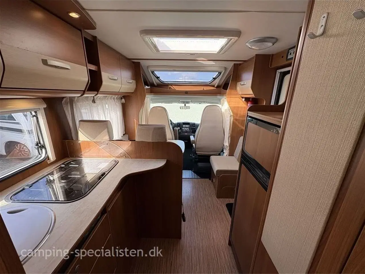 Billede 9 - 2014 - Carado T 447   Pæn og velholdt Carado T447 fra 2014 - Kan nu opleves hos Camping-Specialisten i Silkeborg