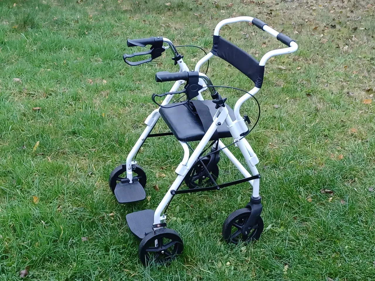 Billede 3 - Rollator / Kørestol. Model: Madrid 2-i-1