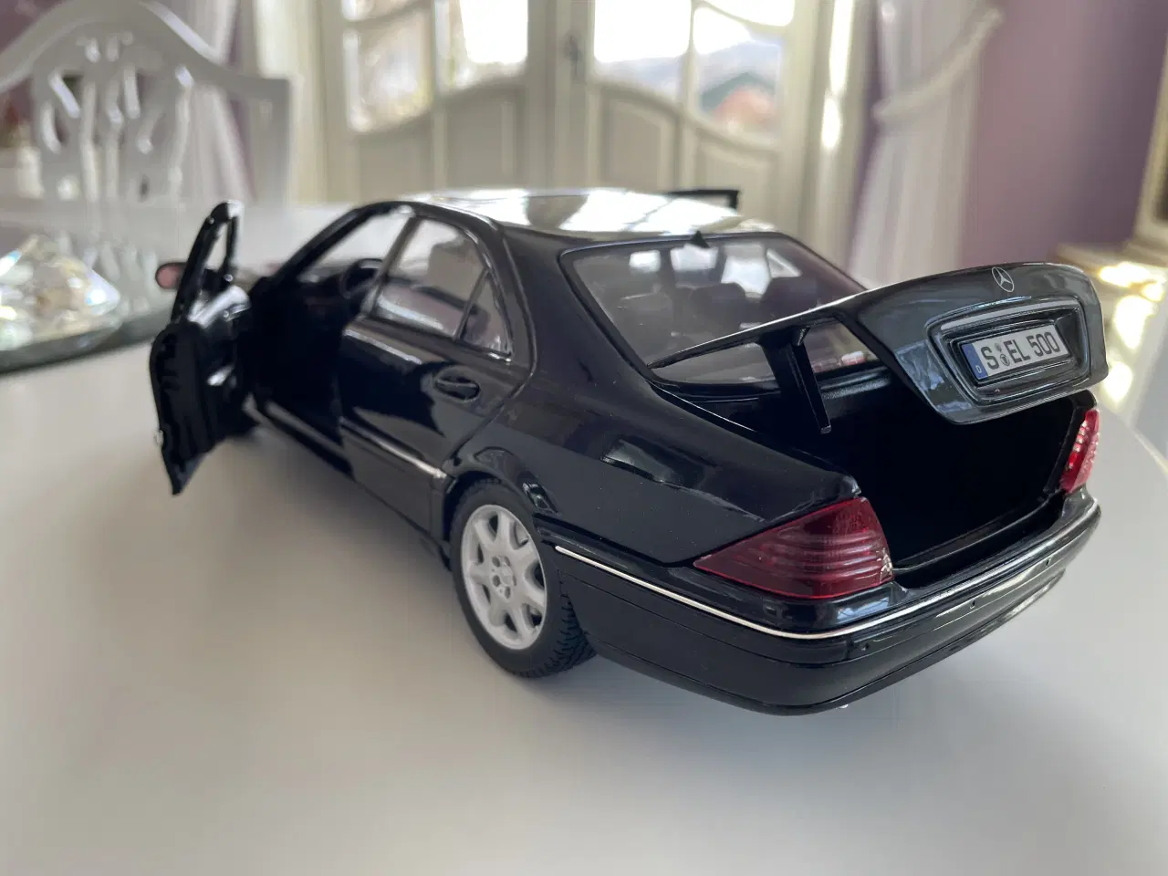 Billede 3 - Flot Mercedes S-Klasse w220 1:18 sendes fragtfri