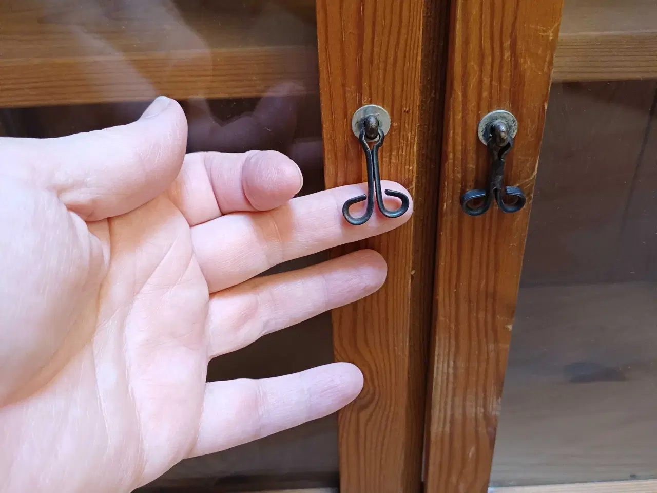 Billede 8 - Fint ældre vitrineskab 