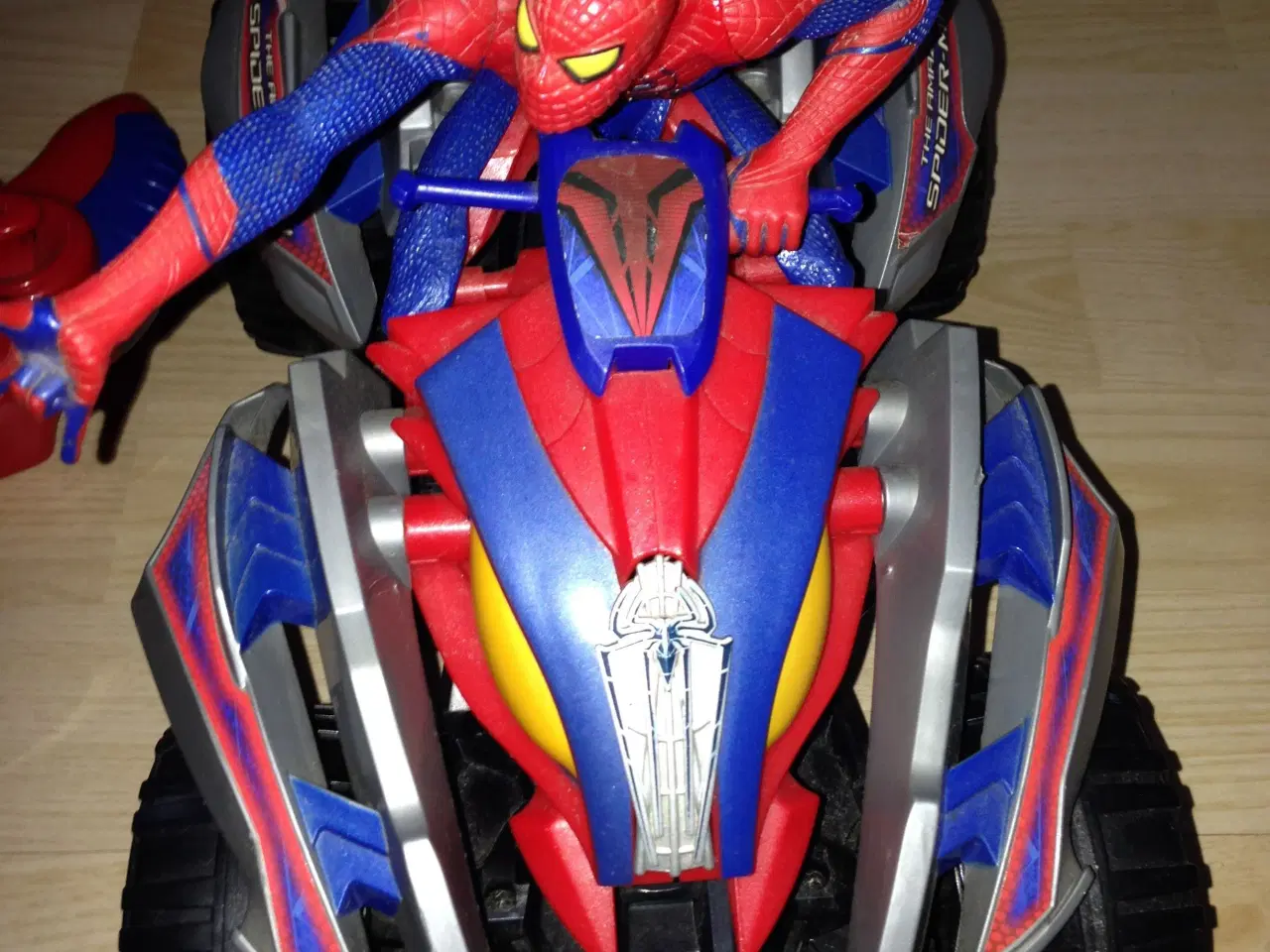 Billede 3 - Spiderman legetøj bil 