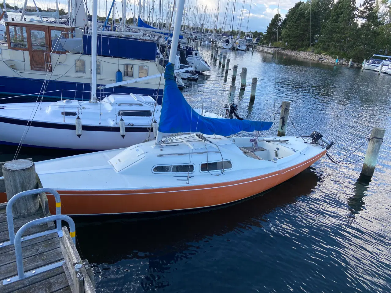 Billede 7 - Ældre sejlbåd, med havneplads i Vallensbæk