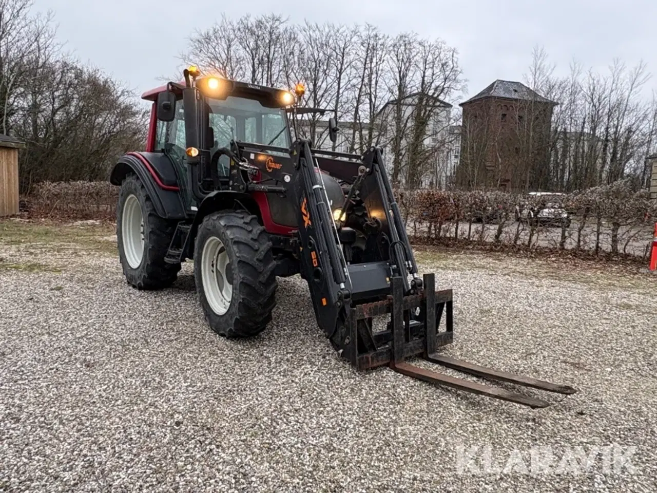 Billede 3 - Traktor Valtra N82 med frontlæsser