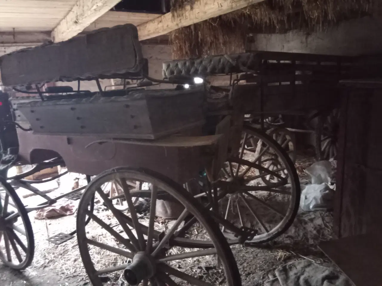 Billede 1 - Har disse to vogne.