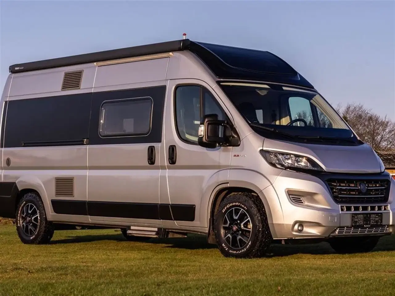 Billede 1 - 2020 - Benimar Benivan 145   Kompakt luksus med fuldt udstyr