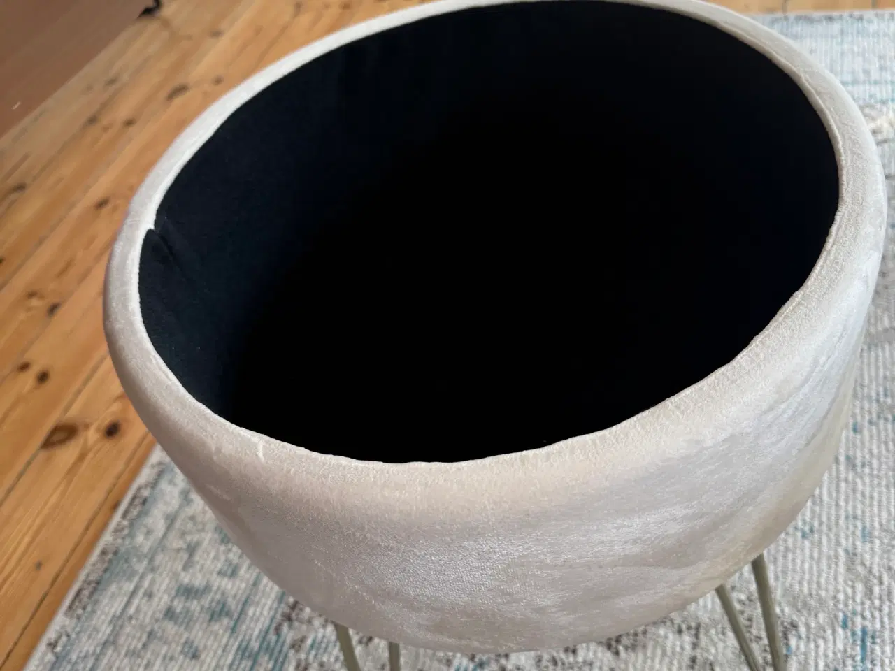 Billede 2 - Skammel, puff, stol til makeup bord sminkebord