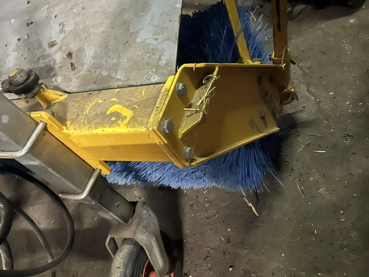 Billede 4 - Fejekost