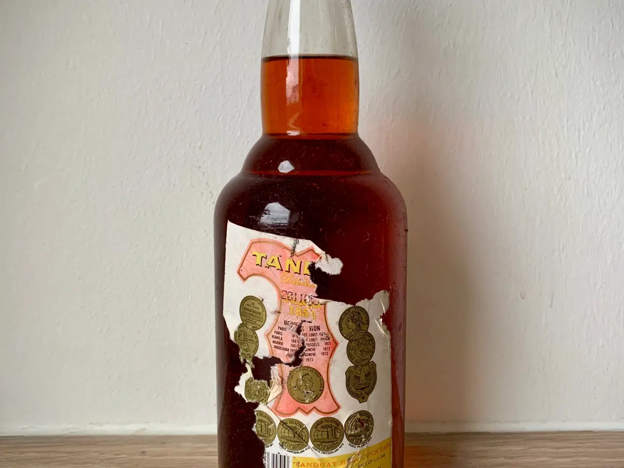 Billede 2 - Tanduay Rhum Dark – ældre aftapning / samlerflaske