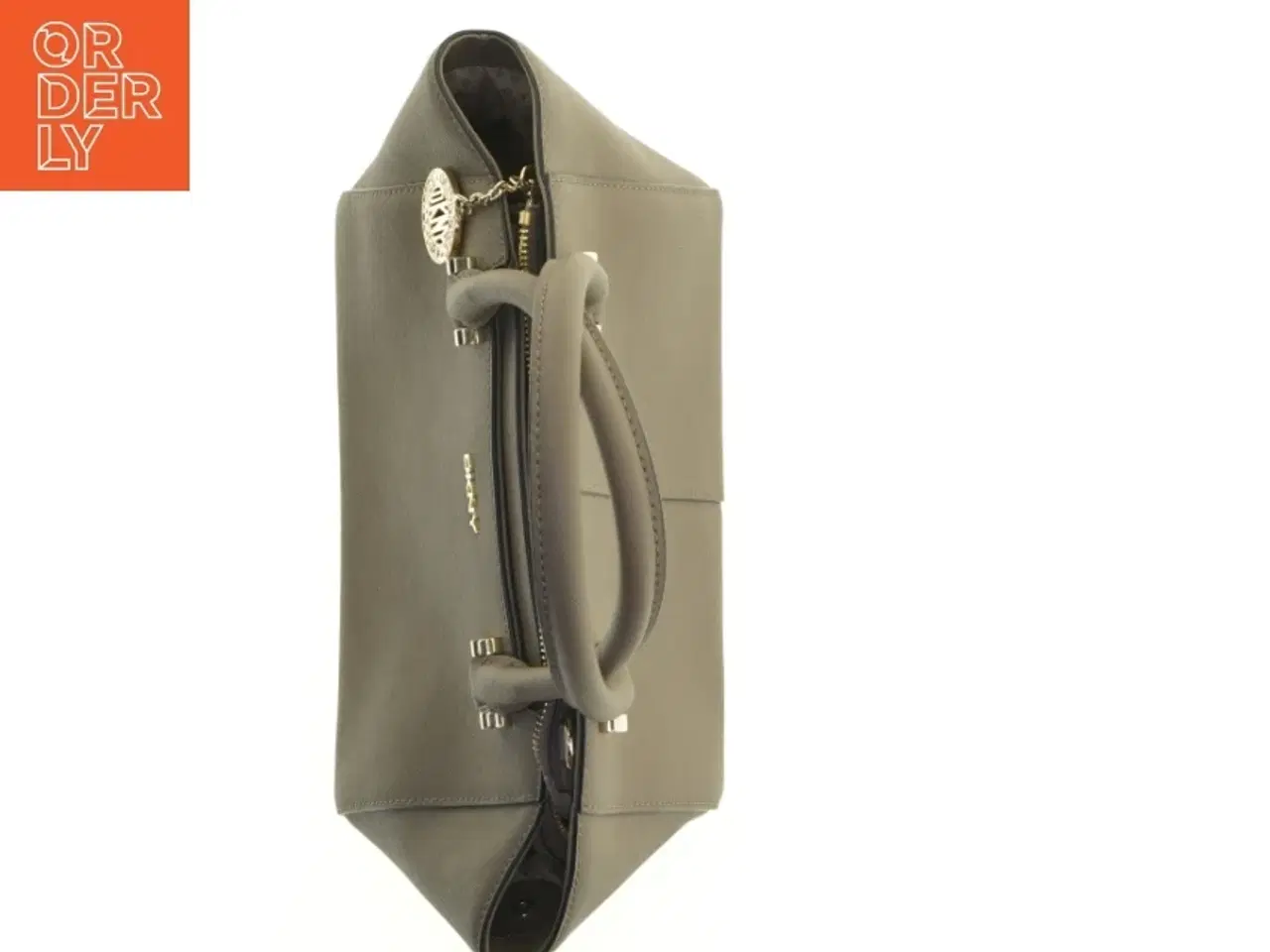 Billede 5 - Designer skuldertaske fra DKNY (str. 35 x 23 cm)