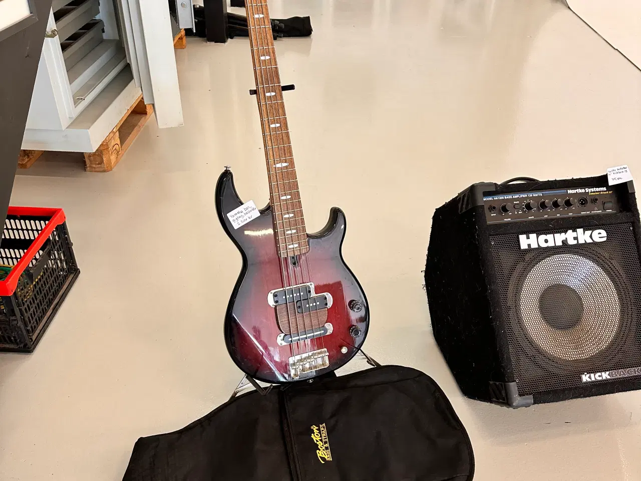 Billede 1 - Yamaha bas, gigbag og basholder