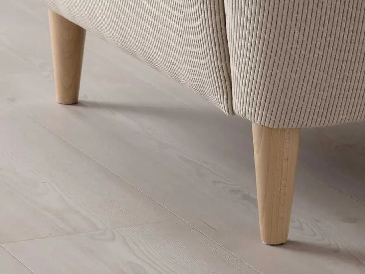 Billede 2 - Lænestol med taburet