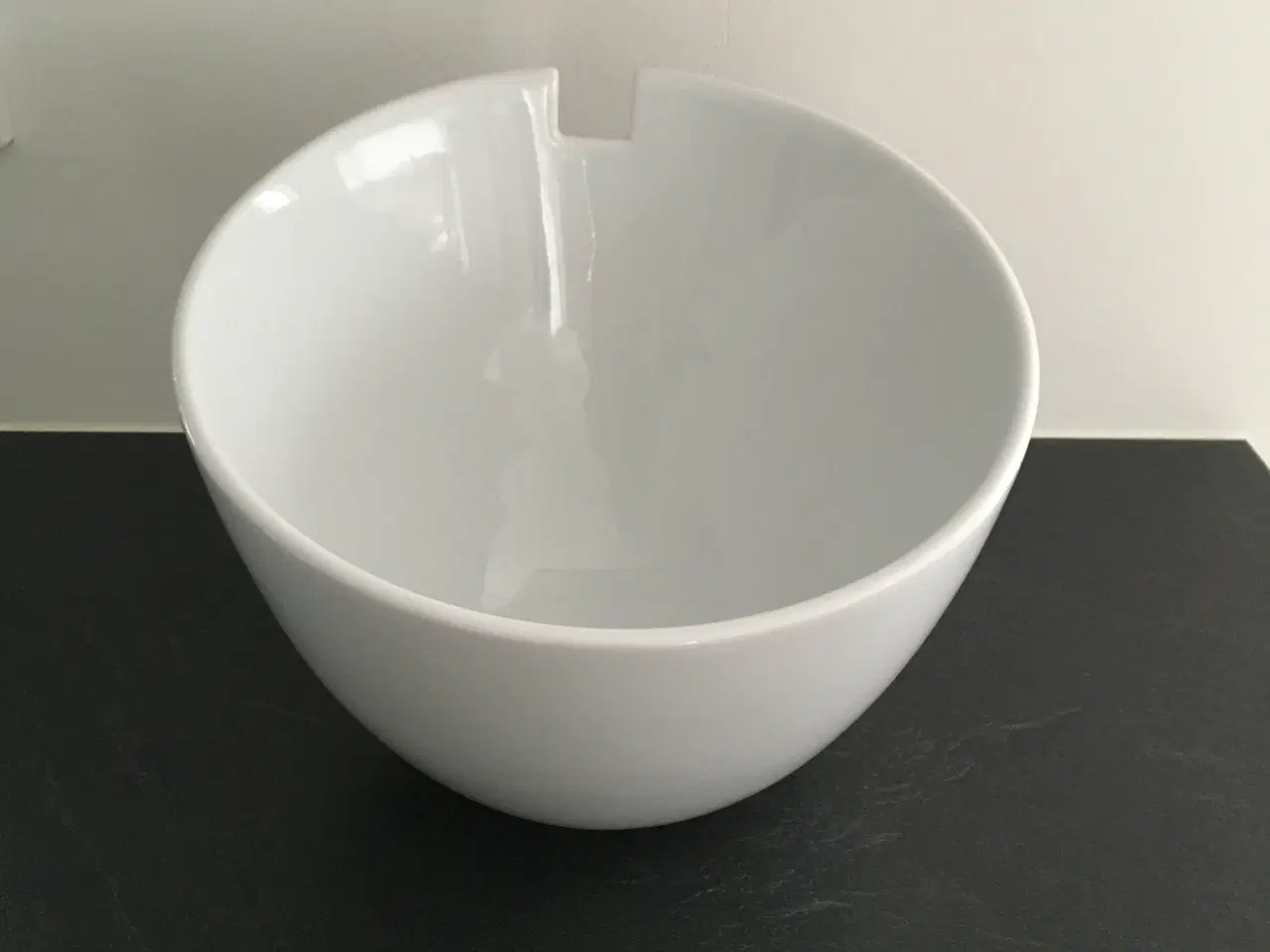 Billede 1 - Ny Aida STEEL-FUNCTION SALATSKÅL i hvidt porcelæn