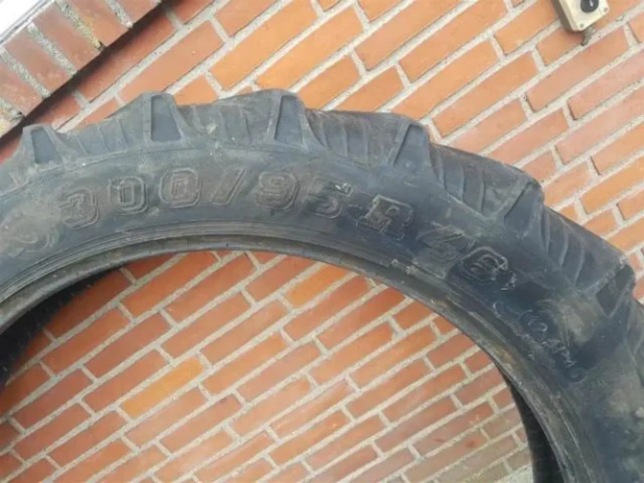 Billede 2 - 46"   300/95R46