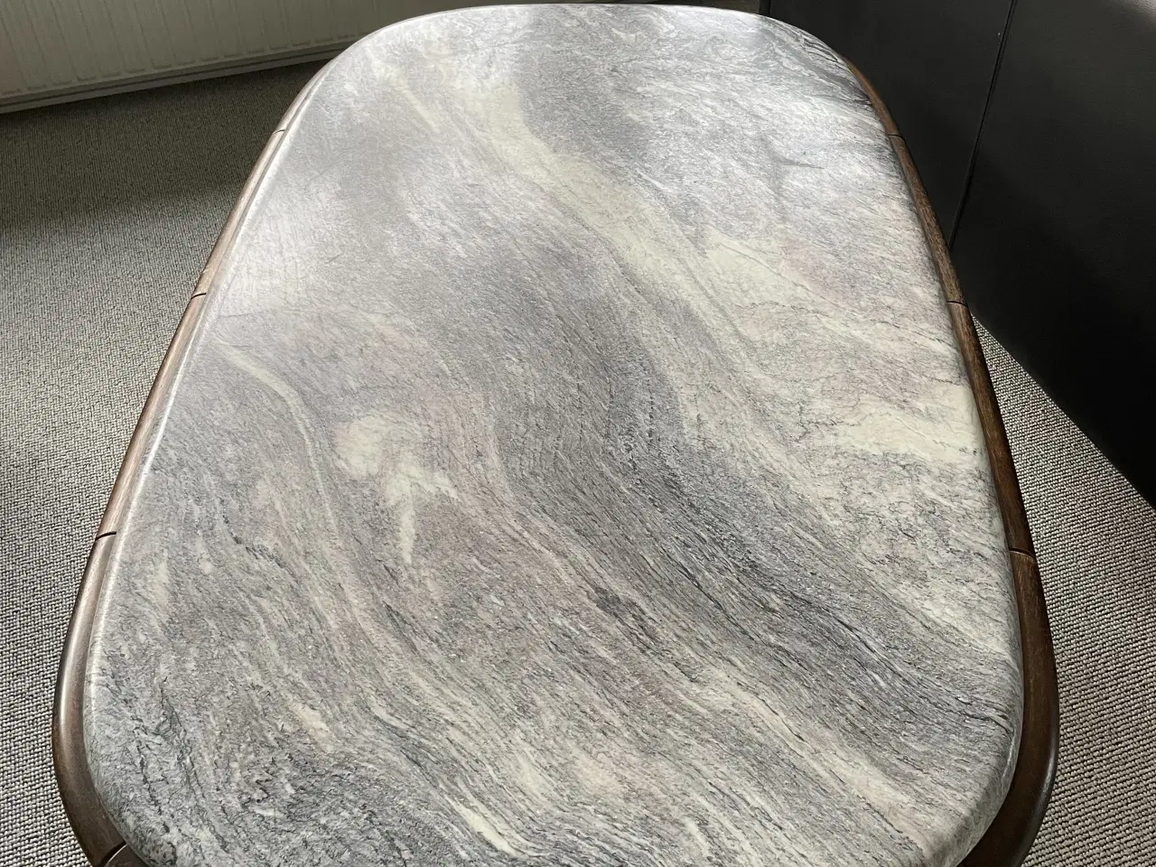 Billede 1 - Mørkbejset bøgetræ med marmorplade 