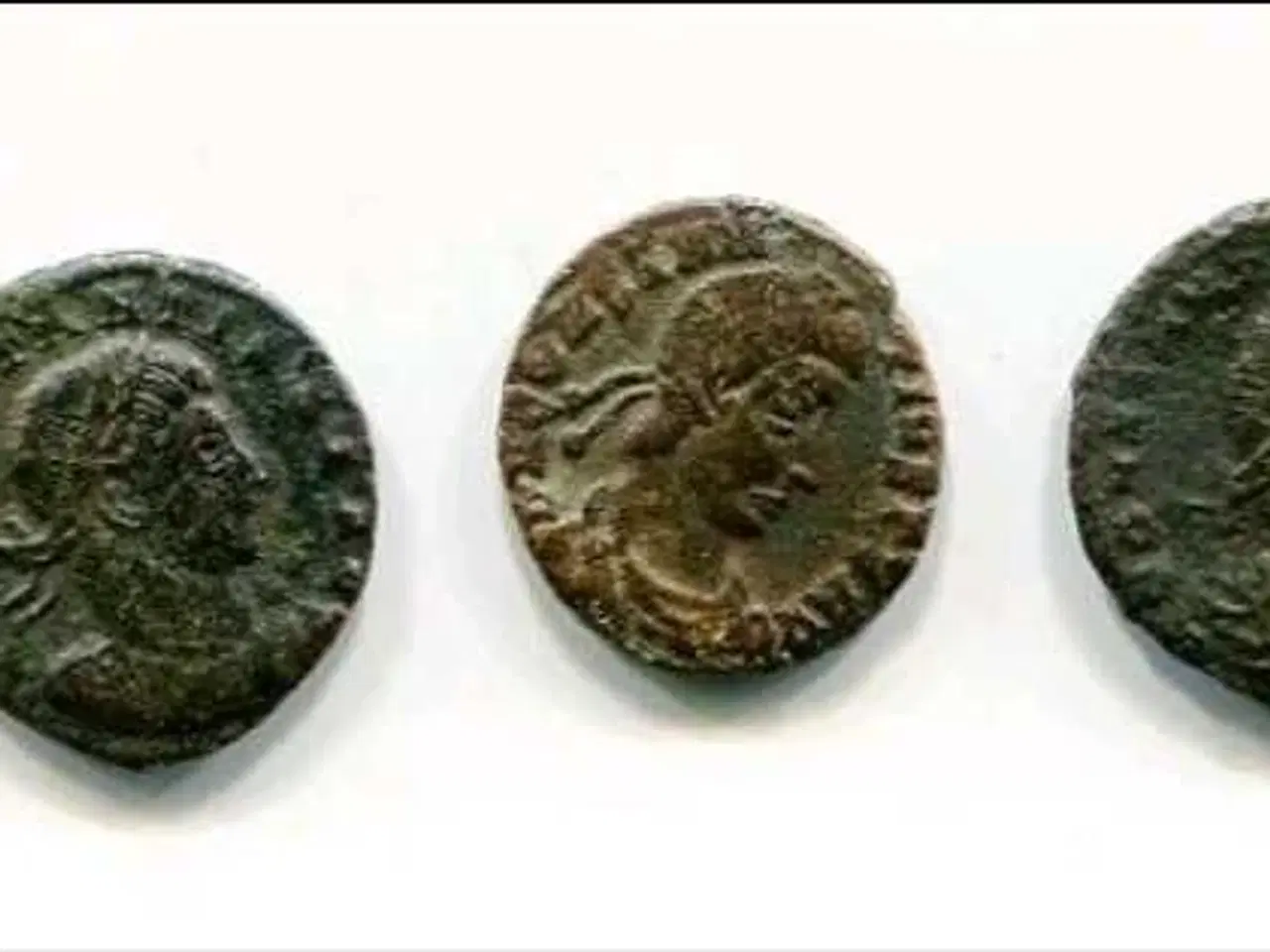 Billede 1 - 5 romerske mønter fra senromersk tid (ca. 300–400 