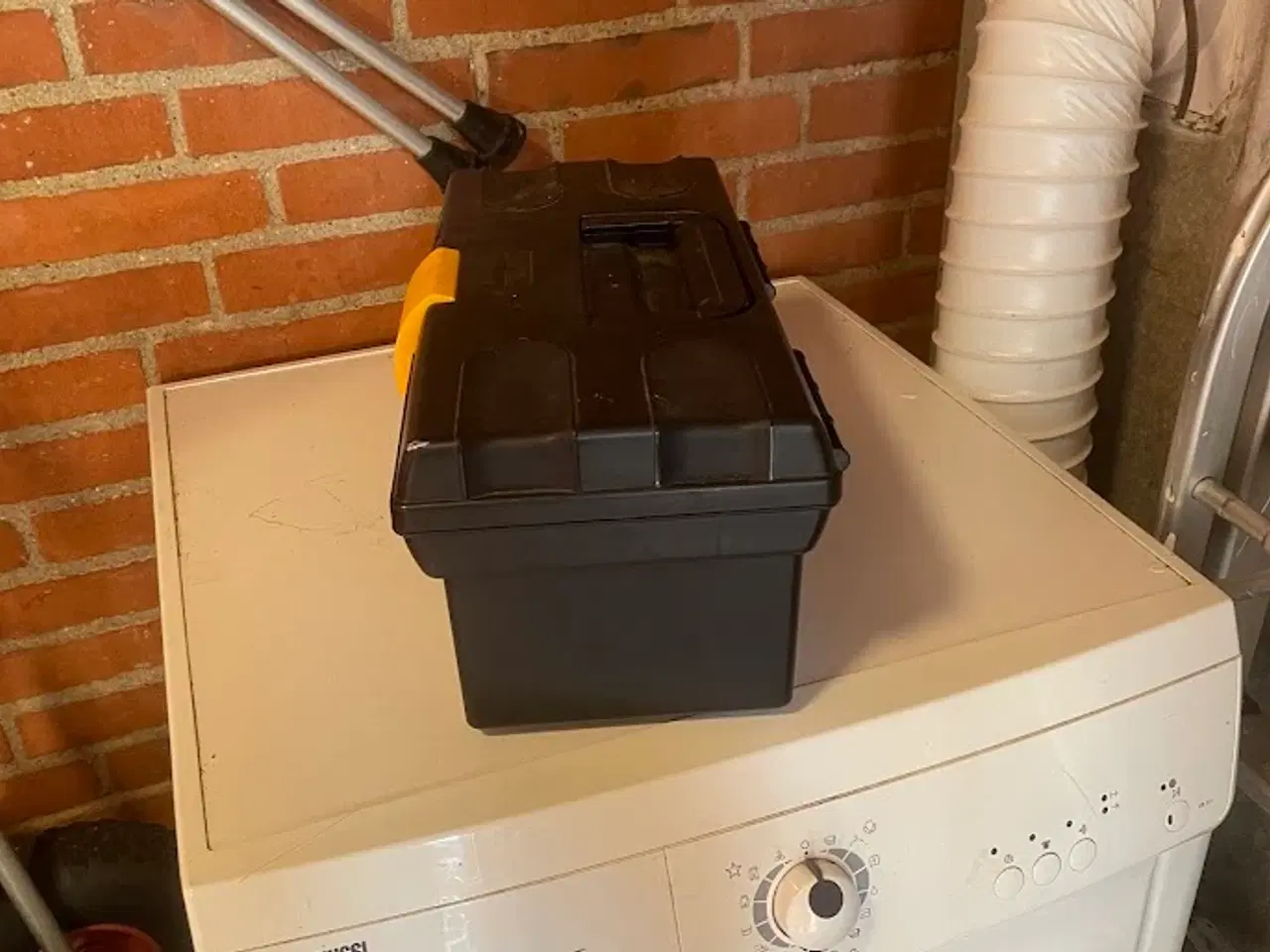 Billede 1 - Værktøjskasse med blandet indhold samt ca 68 cd