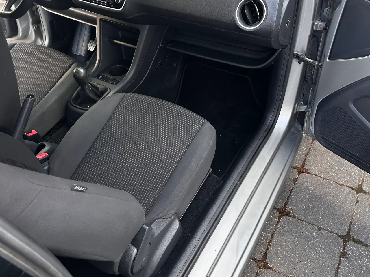 Billede 13 - Vw up lav km tal