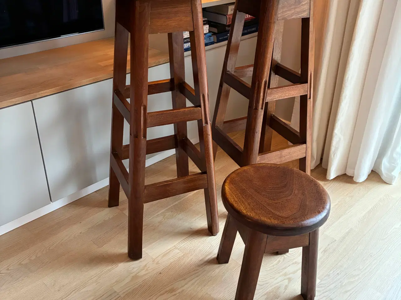 Billede 1 - Skamler i træ