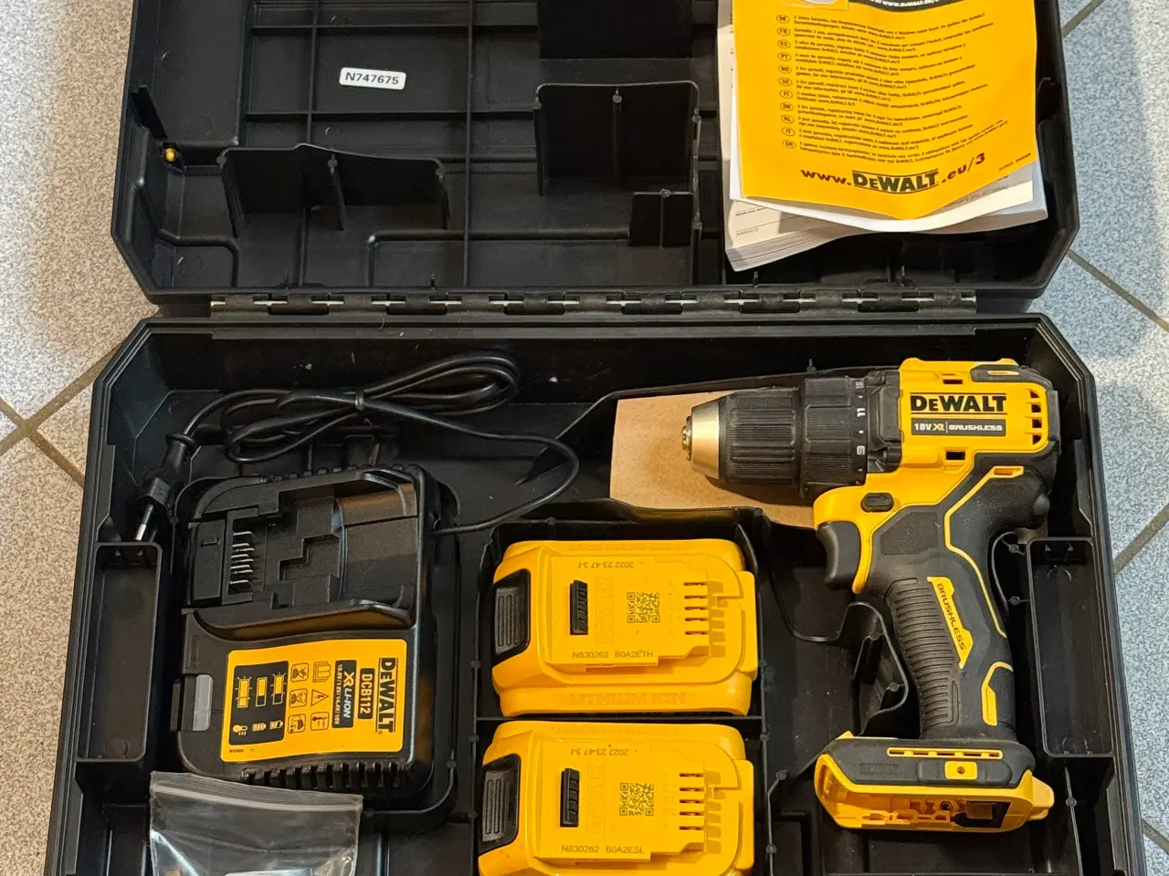 Billede 4 - Ny Dewalt Bore-skruetrækker 18V, DCD708D2T
