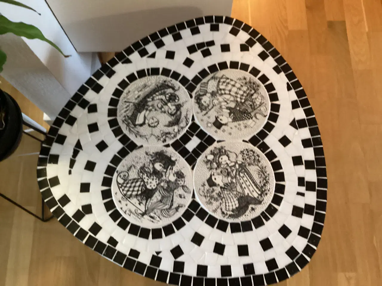 Billede 2 - Pyntebord