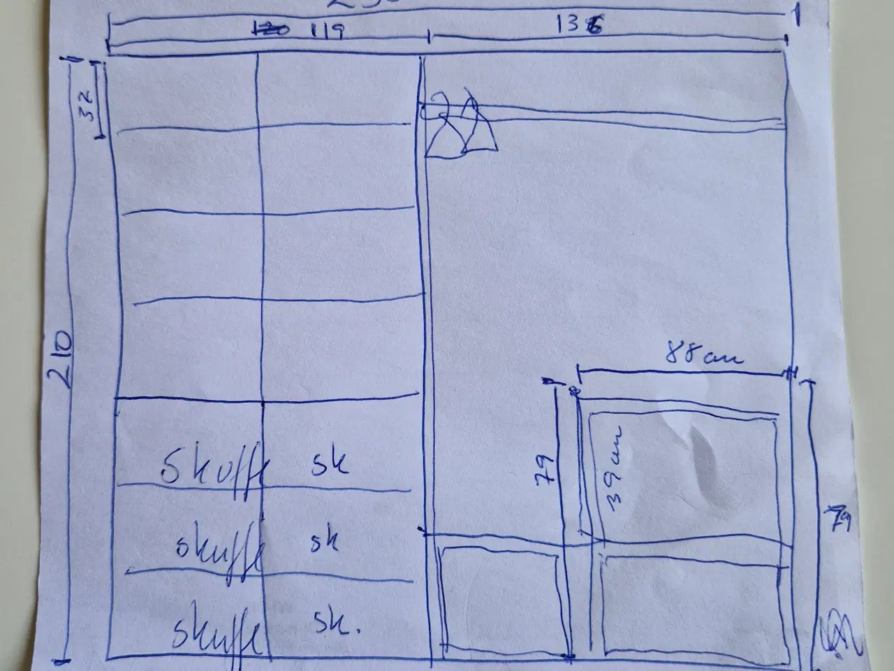 Billede 1 - Flot sort Walk-in-closet 