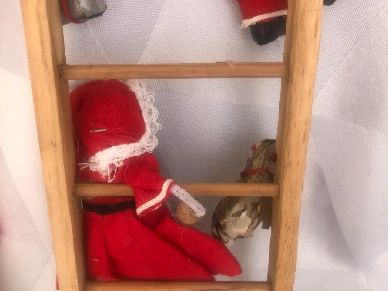 Billede 8 - 2 ældre julestiger med nisser til ophæng