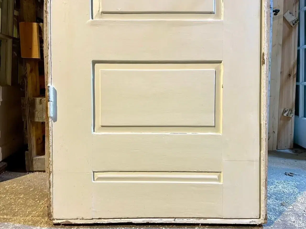 Billede 3 - Lav, klassisk bondehusdør m. karm