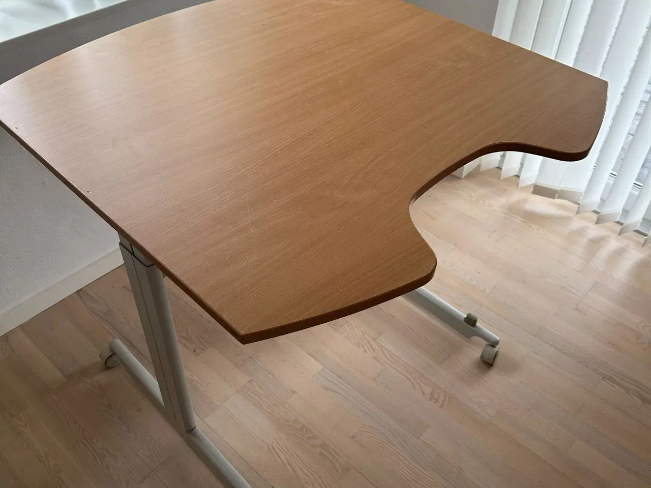 Billede 1 - Hæve- og sænkebord