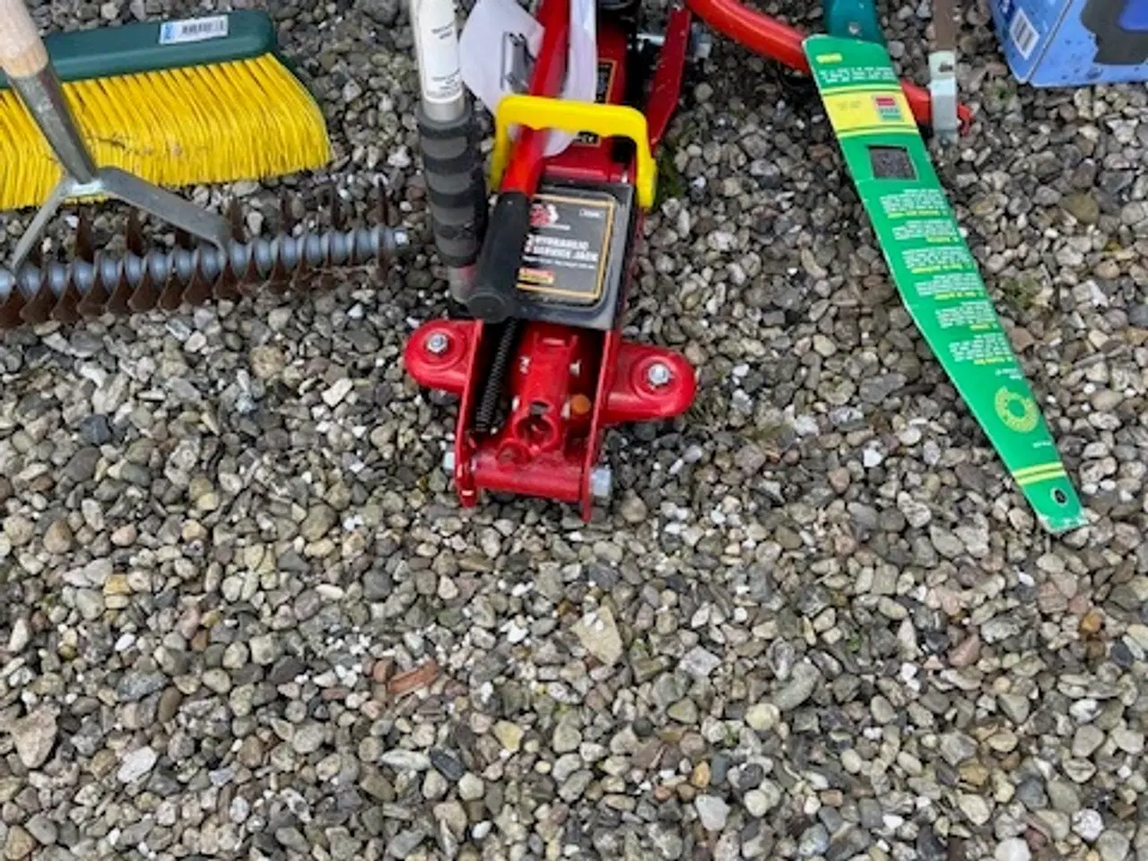 Billede 5 - Haveredskaber, lanterne, havebord, zinkspande m.m.