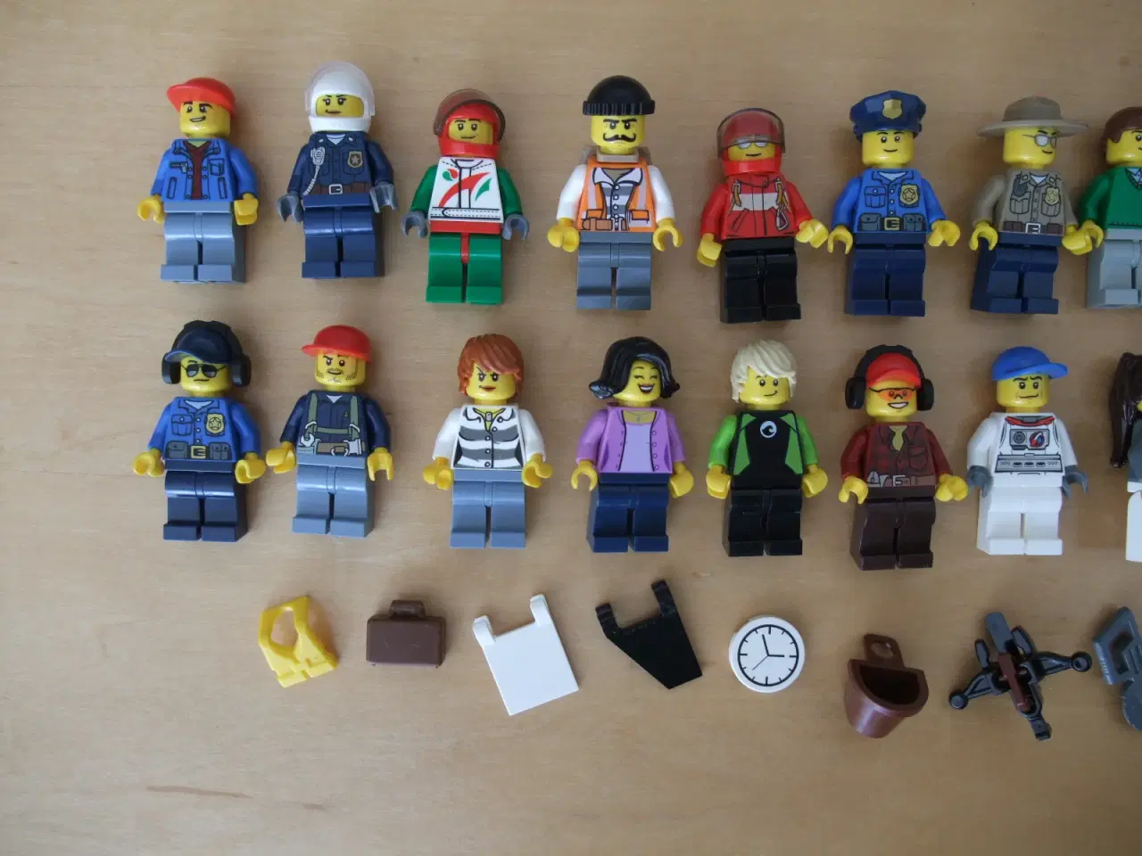 Billede 2 - Lego City Figurer+Tilbehør