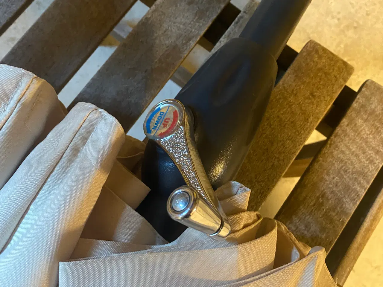 Billede 2 - Parasol i hvis canvas 