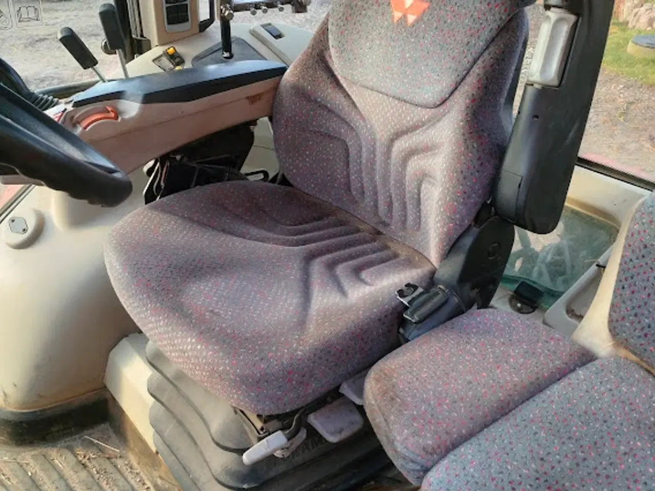 Billede 6 - Massey Ferguson 5612 4 WD Traktor med frontlæsser