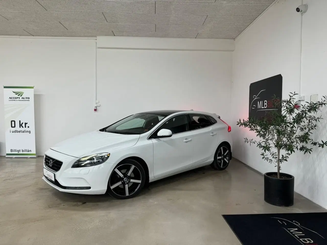 Billede 1 - Volvo V40 1,6 T3 150 Momentum