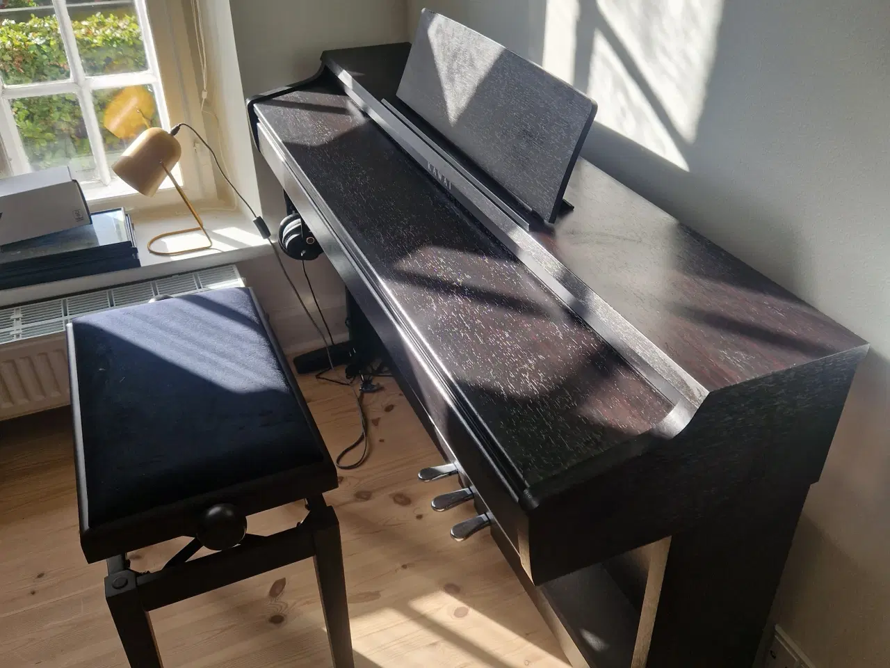 Billede 2 - Kawai Piano (fra 2025) med bænk og høretelefoner