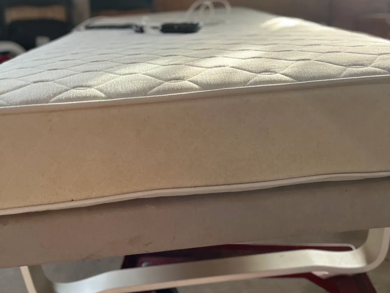 Billede 1 - Elevationsseng i lys ramme