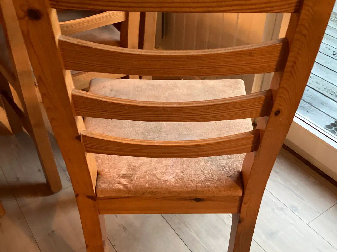 Billede 2 - Spisebord m 6 stole 