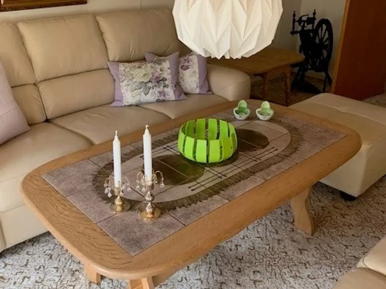 Billede 1 - Sofabord i egetræ med kalker