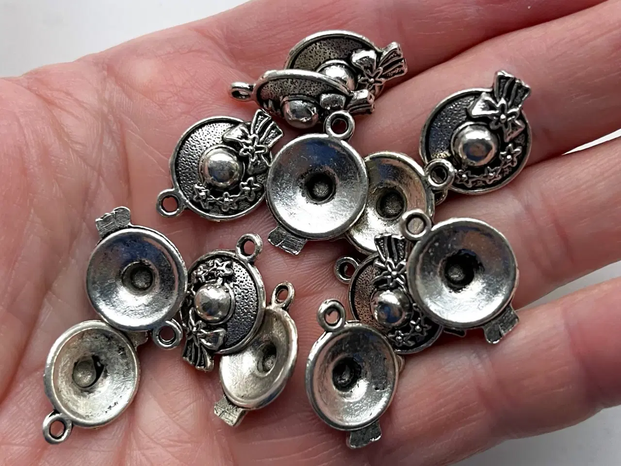 Billede 1 - Charms - DAMEHATTE - til dine egne smykker