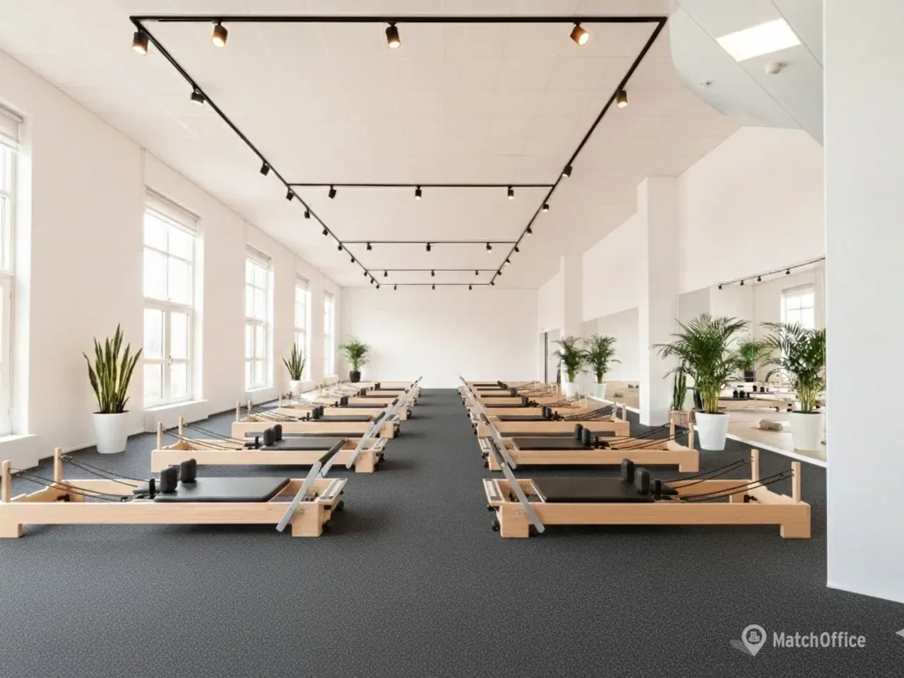 Billede 9 - Højloftet og synligt erhvervslejemål i hjertet af Odense