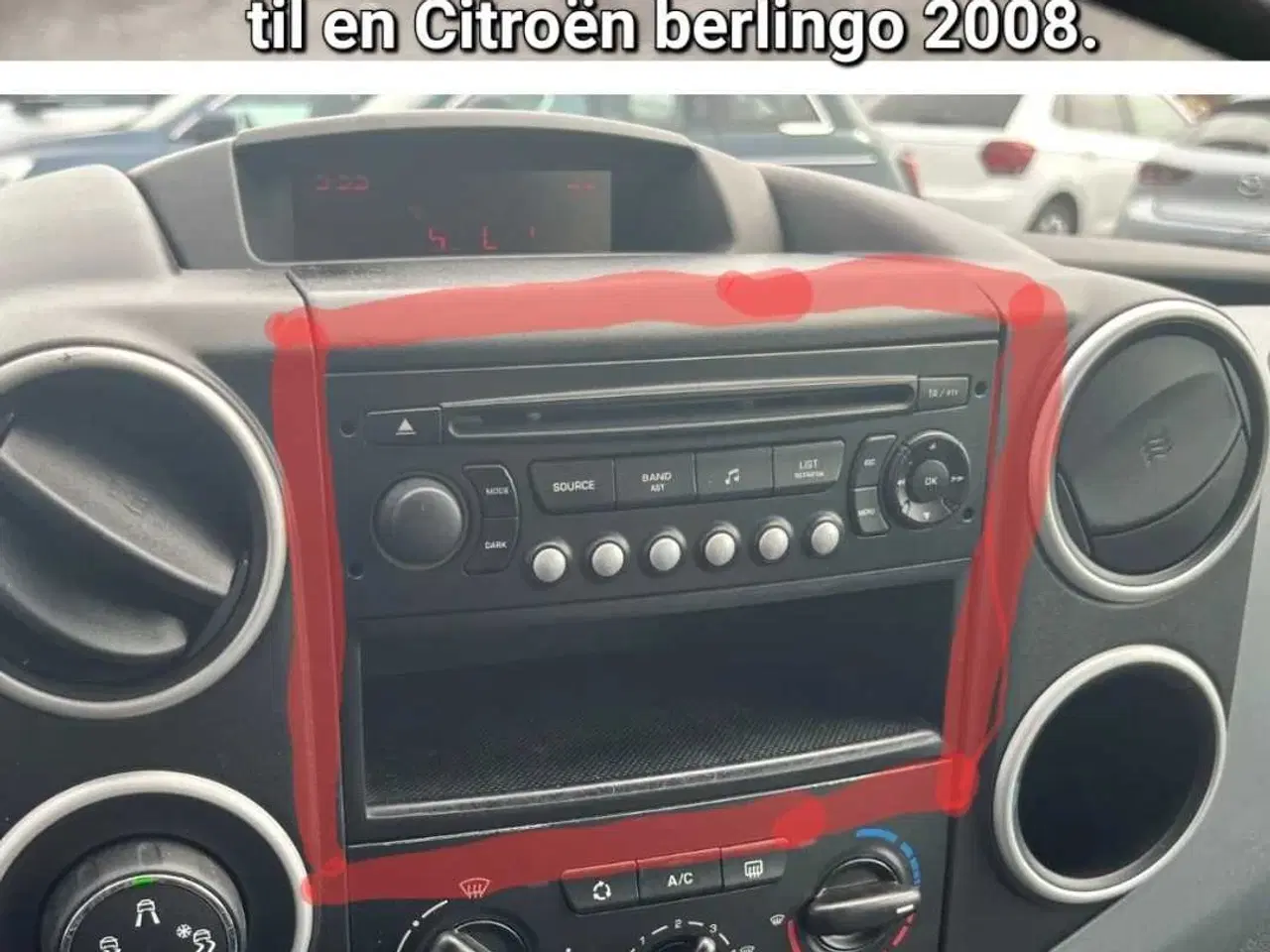 Billede 1 - Bilradio med kasse.