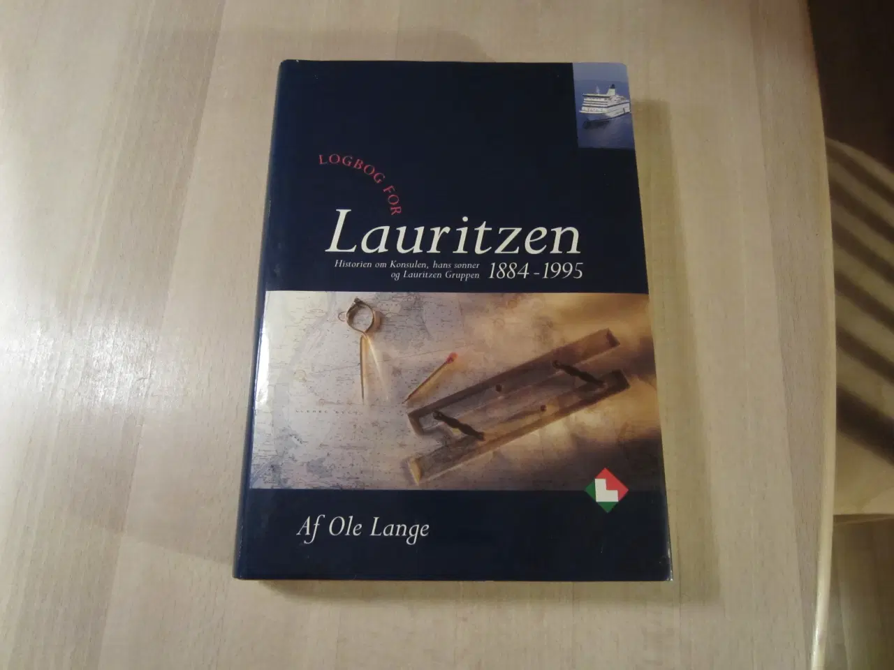 Billede 1 - Bog - Lauritzen 1884 - 1995 af Ole Lange