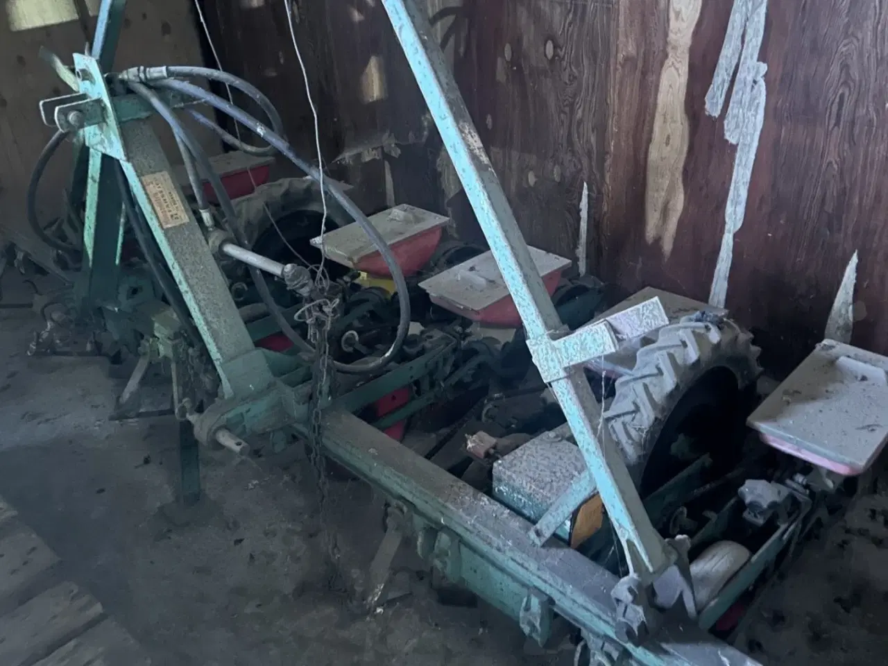 Billede 1 - Monozentra 6 rækket maskine, som kan så raps.