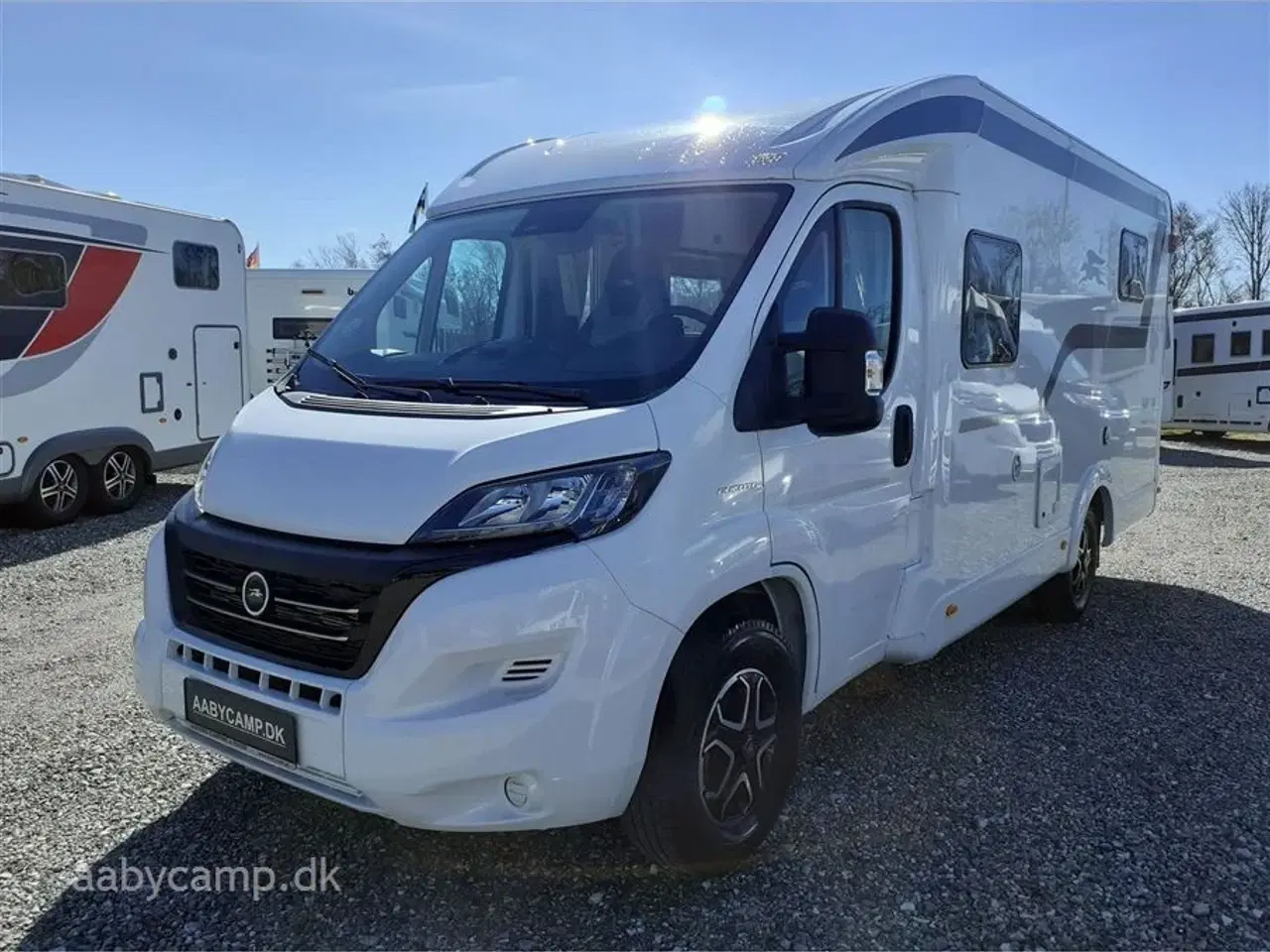 Billede 4 - 2022 - Laika Kosmo Compact 9   Slank og smidig model, perfekt til snoede kystveje. Automatgear.