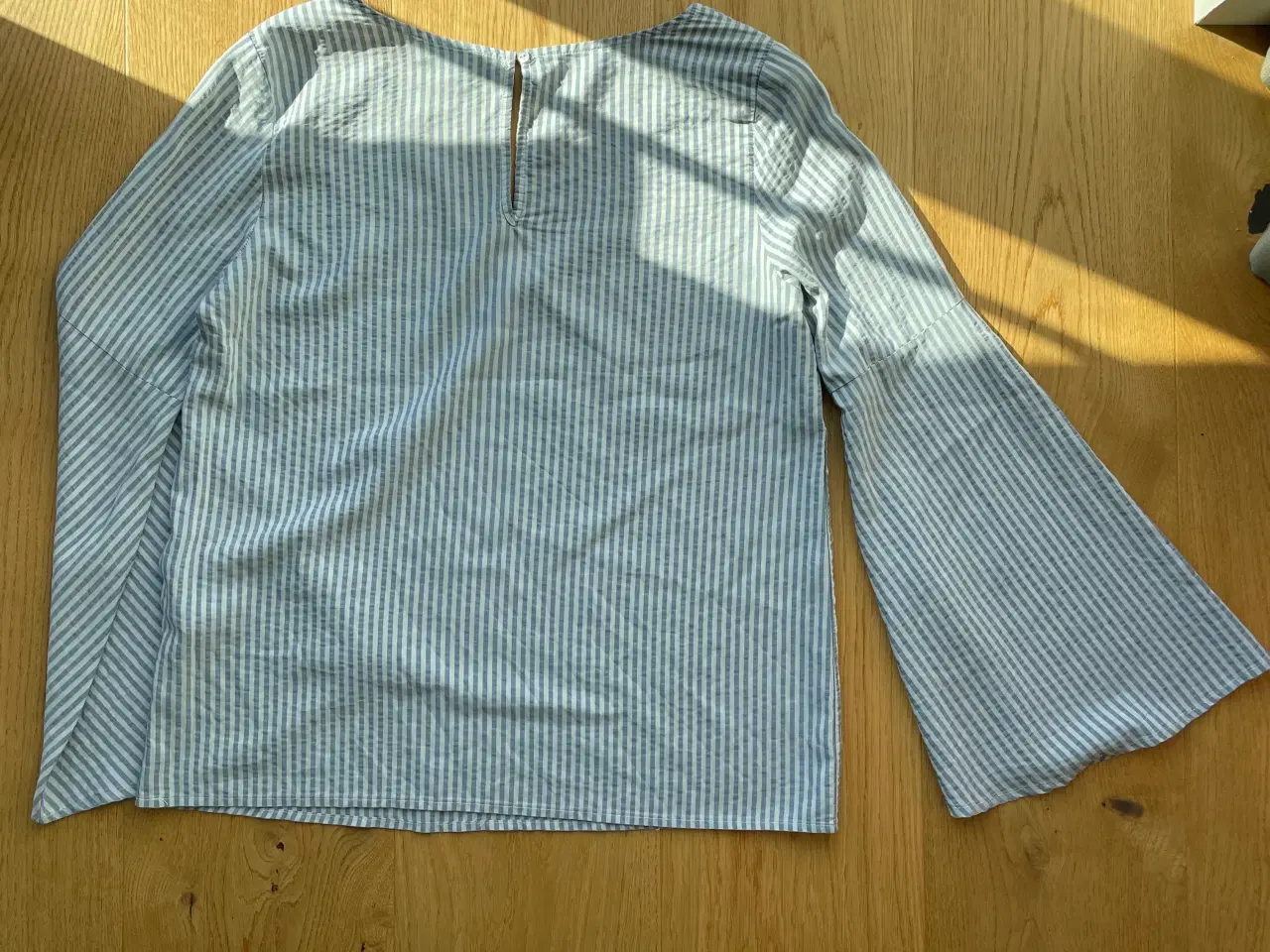 Billede 4 - Pull & Bear bæk&bølge bluse