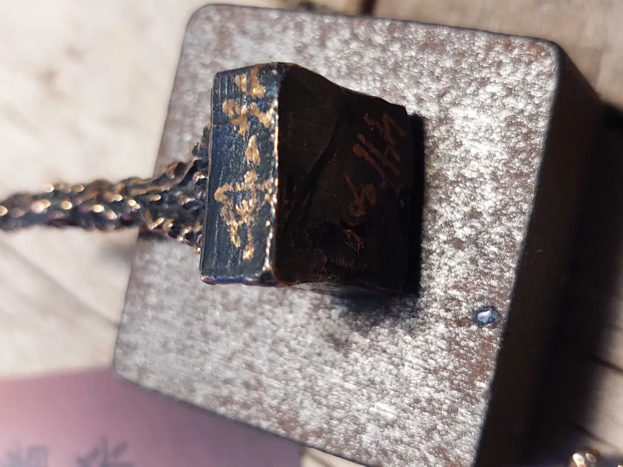 Billede 2 - Skamstøtte og Pins