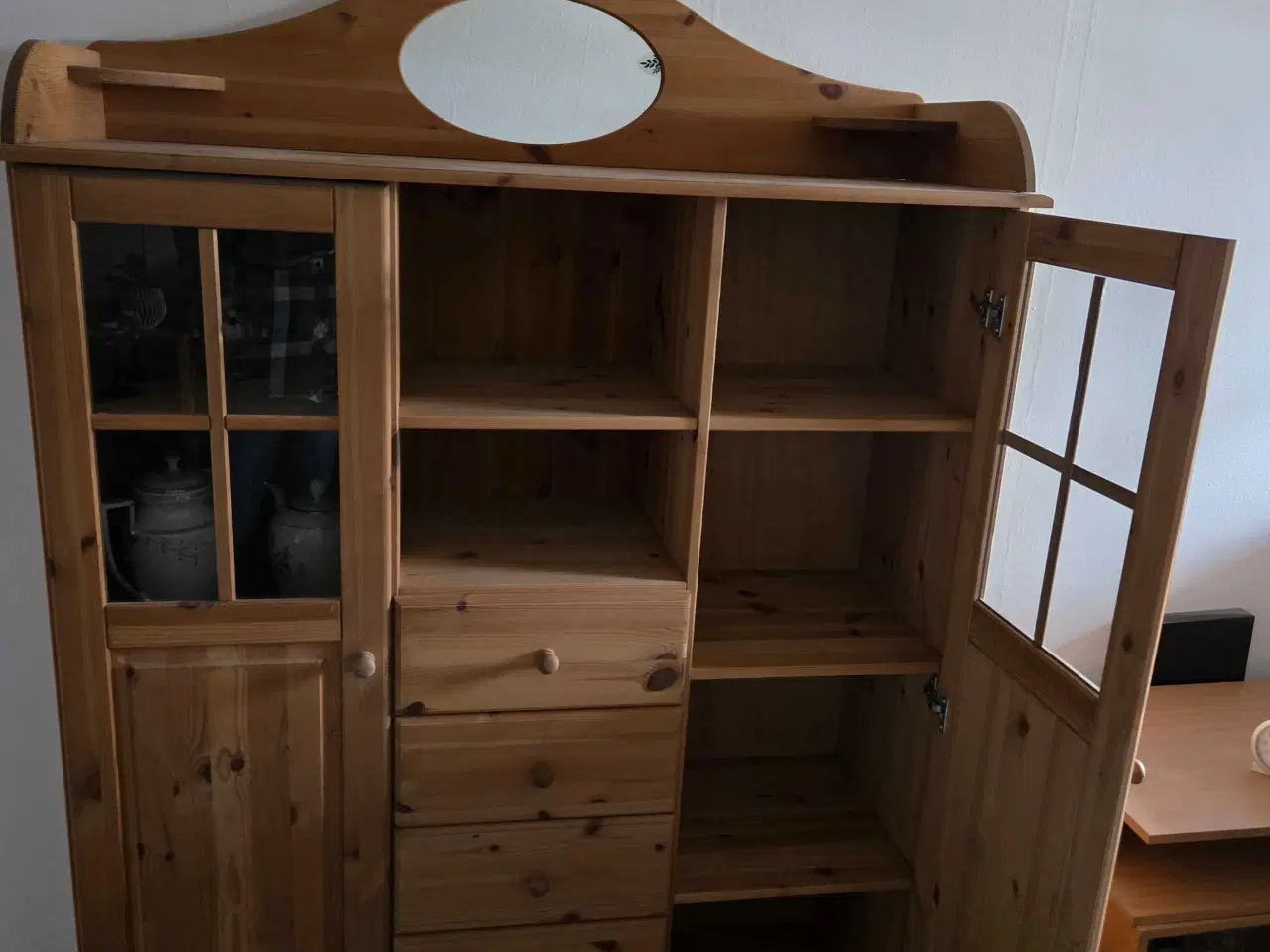 Billede 2 - Skab i fyrretræ 