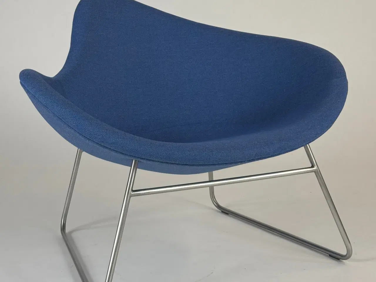 Billede 1 - +Halle | K2 Sled Loungestol (Kvadrat Rewool 767)