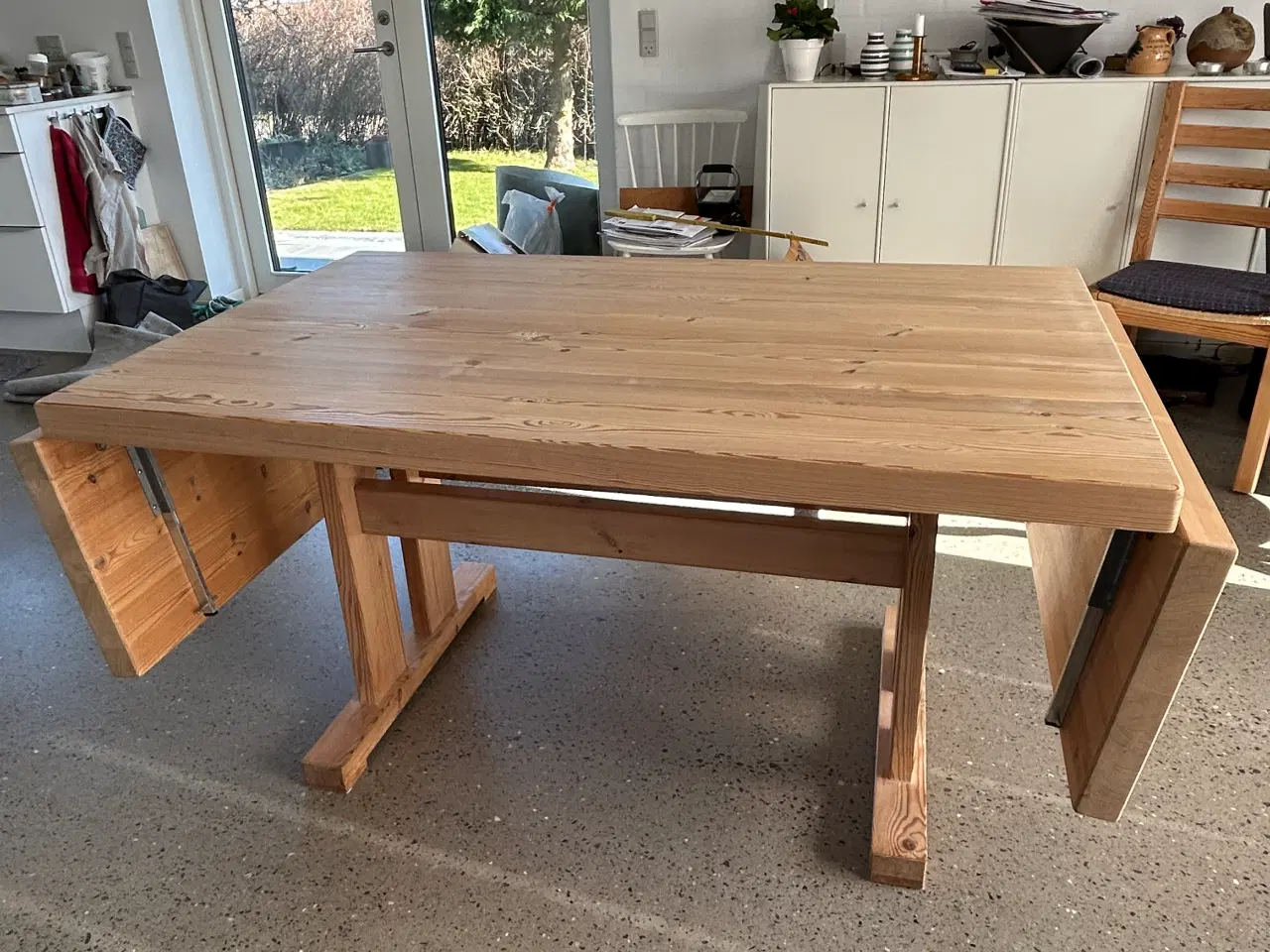 Billede 3 - Ubehandlet Spisebord meget flot. 
