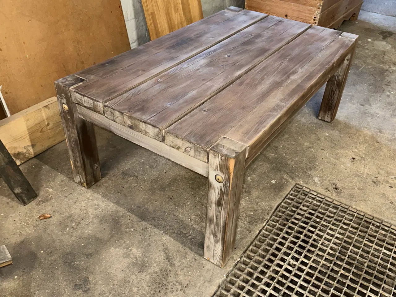 Billede 2 - Sofabord i massiv patineret fyrretræ