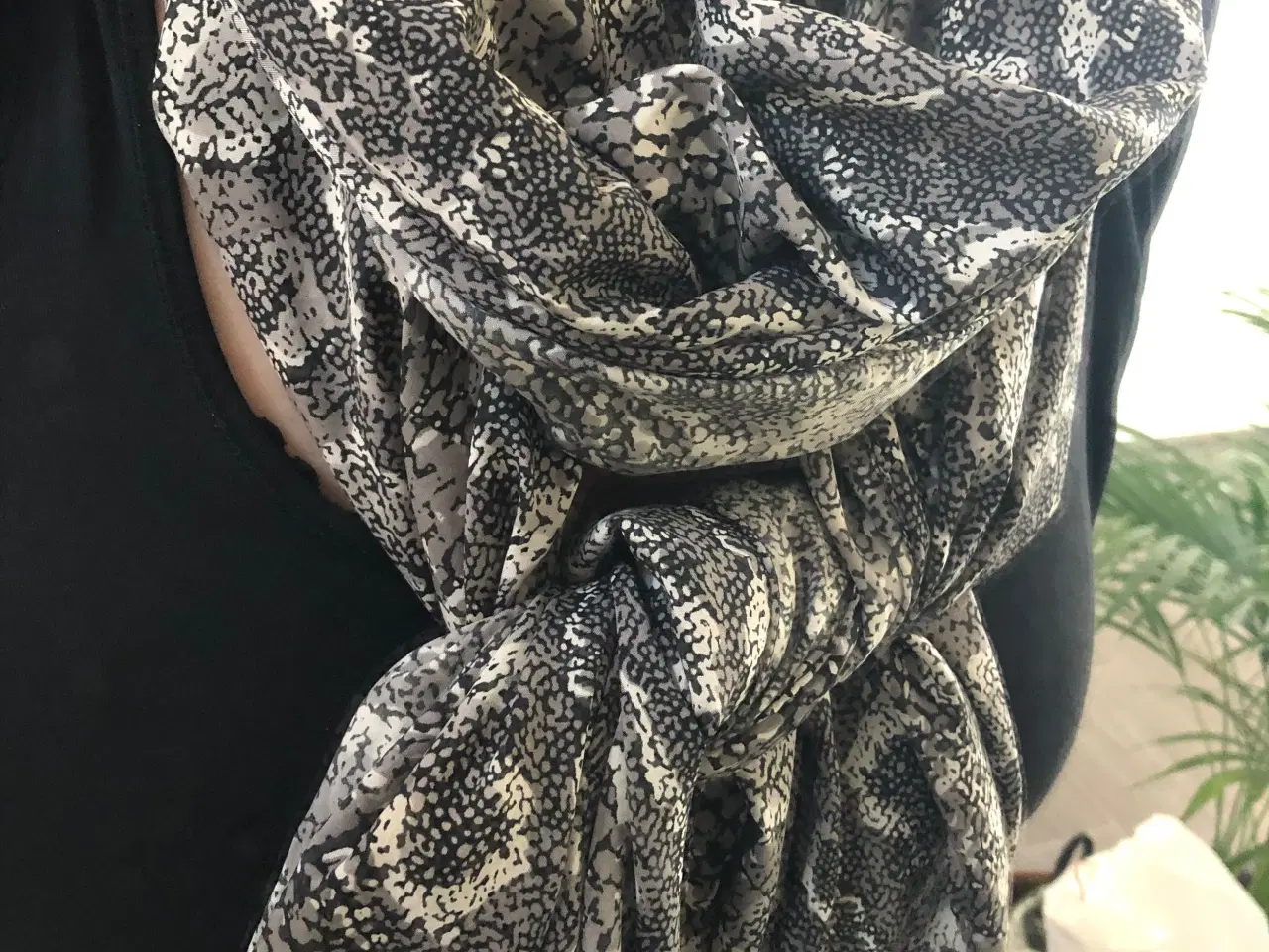 Billede 5 - Mønsteret tørklæde fra Bianco